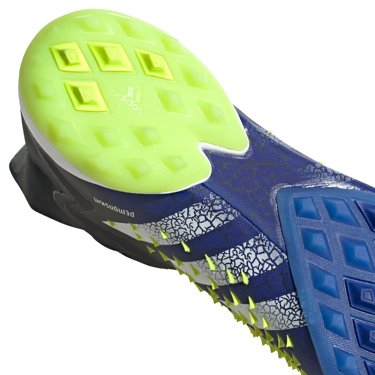 adidas Predator Freak  TF