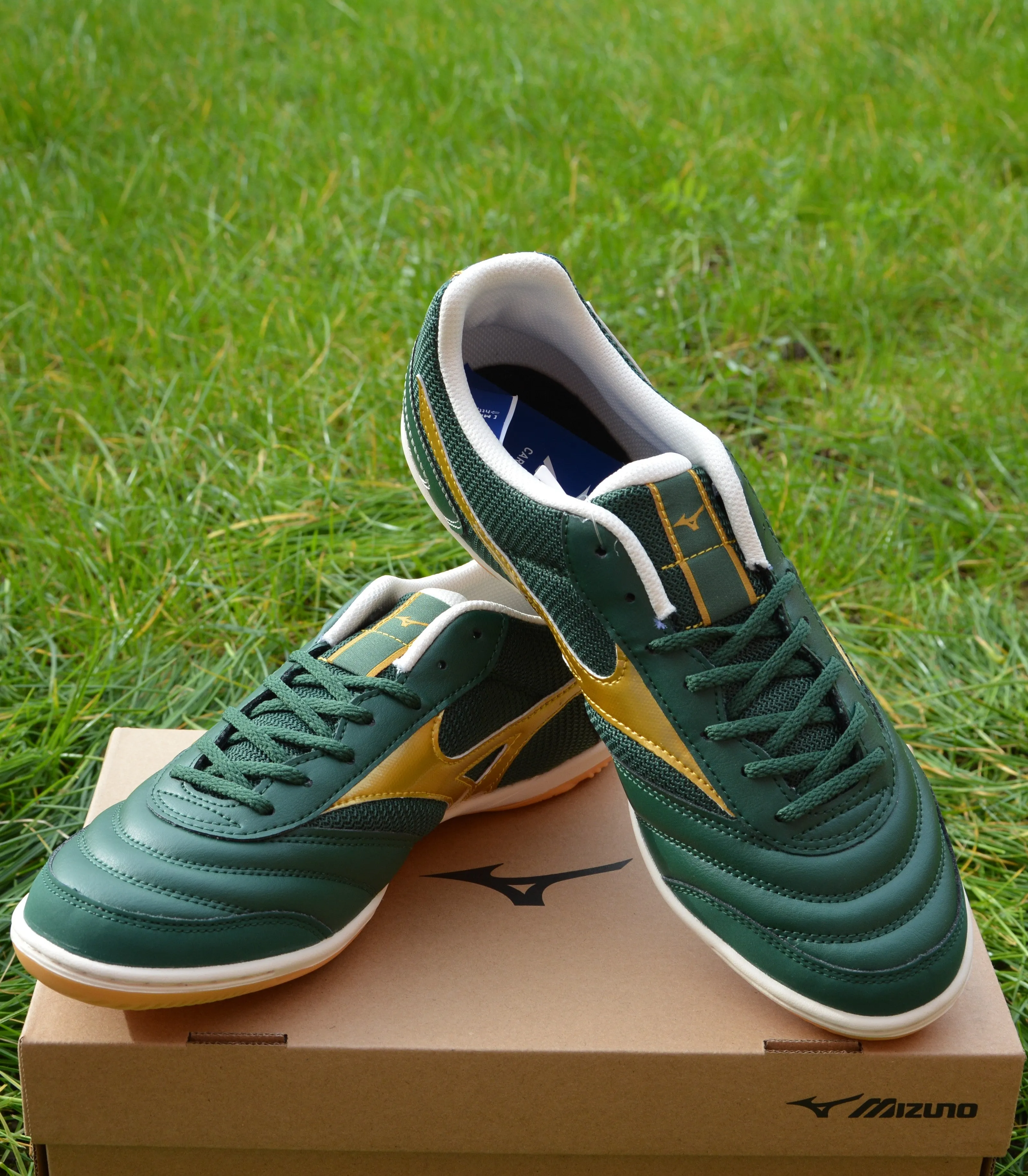 Adult Football Shoes - Mizuno Sala Classic Futsal
