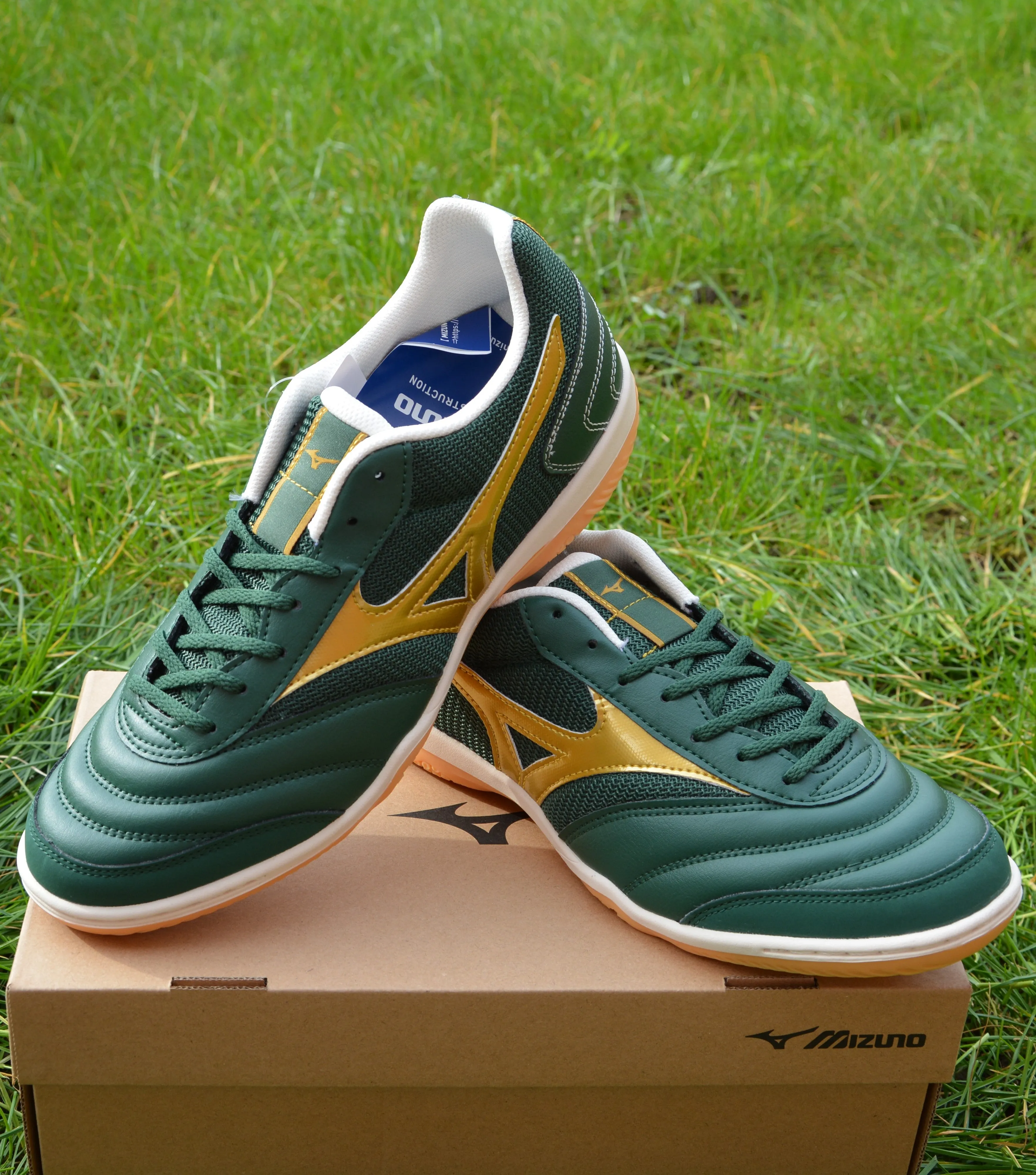 Adult Football Shoes - Mizuno Sala Classic Futsal