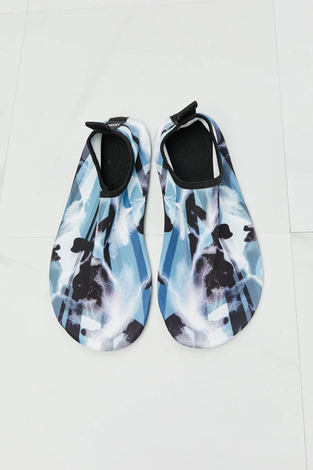 *APP EXCLUSIVE* On The Shore Water Shoes in Multi