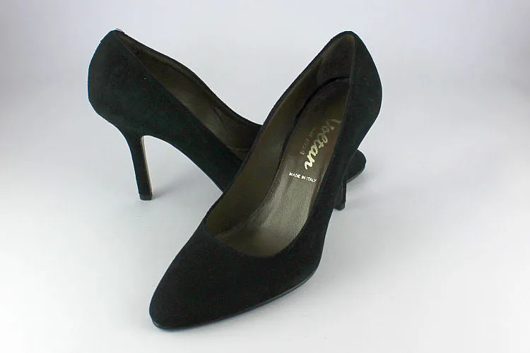 Black Suede Court 90
