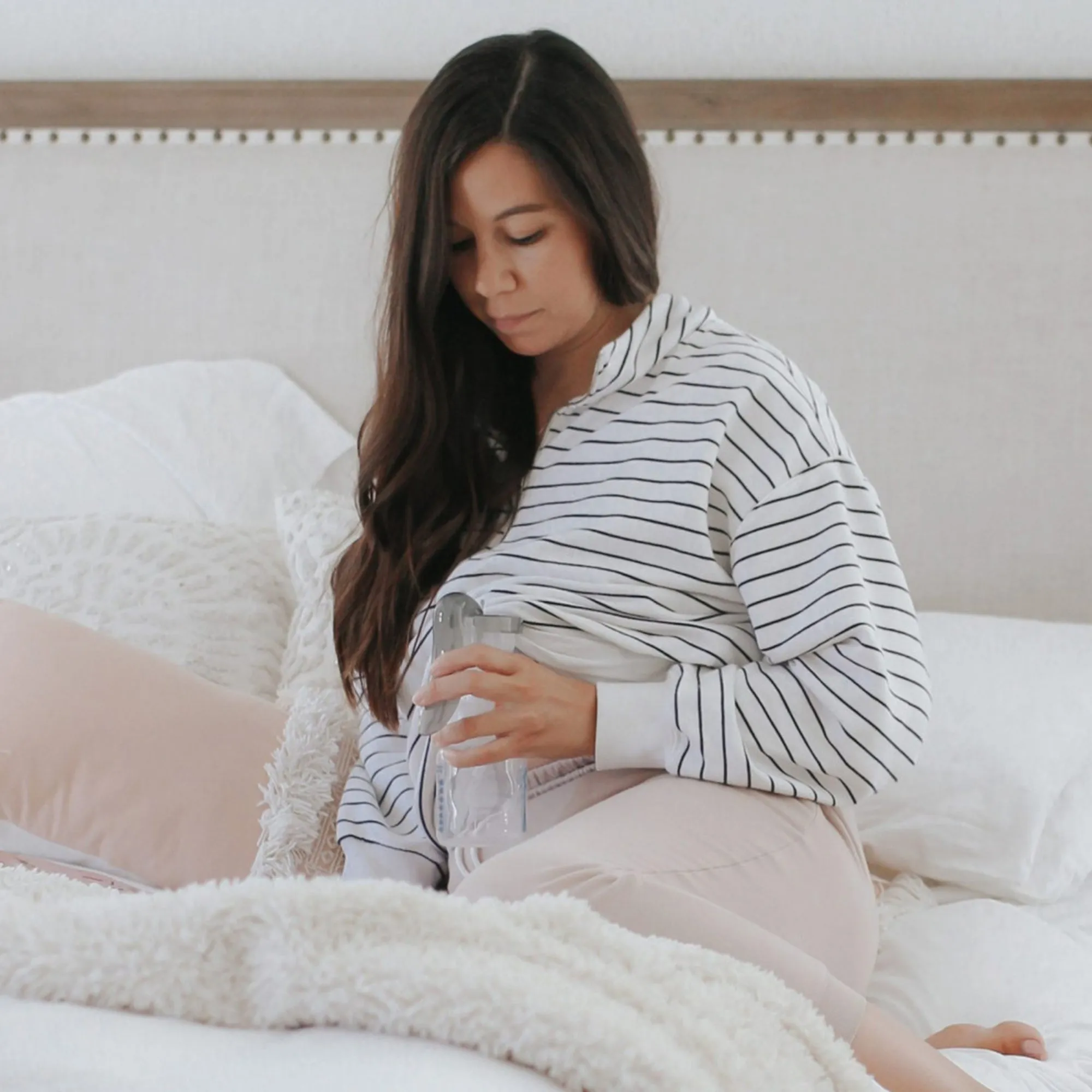 Dr.Brown's Manual Breast Pump with Silicone Shield || Birth  to 24months