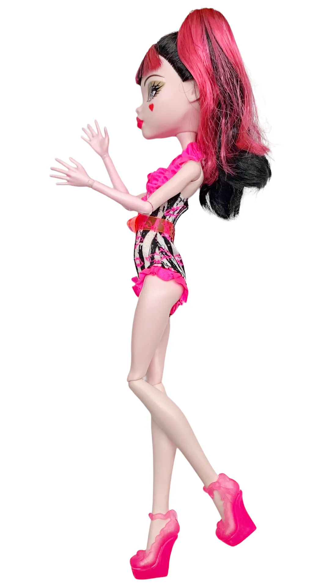 Monster High Draculaura Beach Beasties Swim Class Doll With Swimsuit Outfit