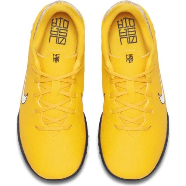 Nike Kids&#39; Football Ao2888-710 Jr Superfly 6 Club Njr Fg/Mg Shoes